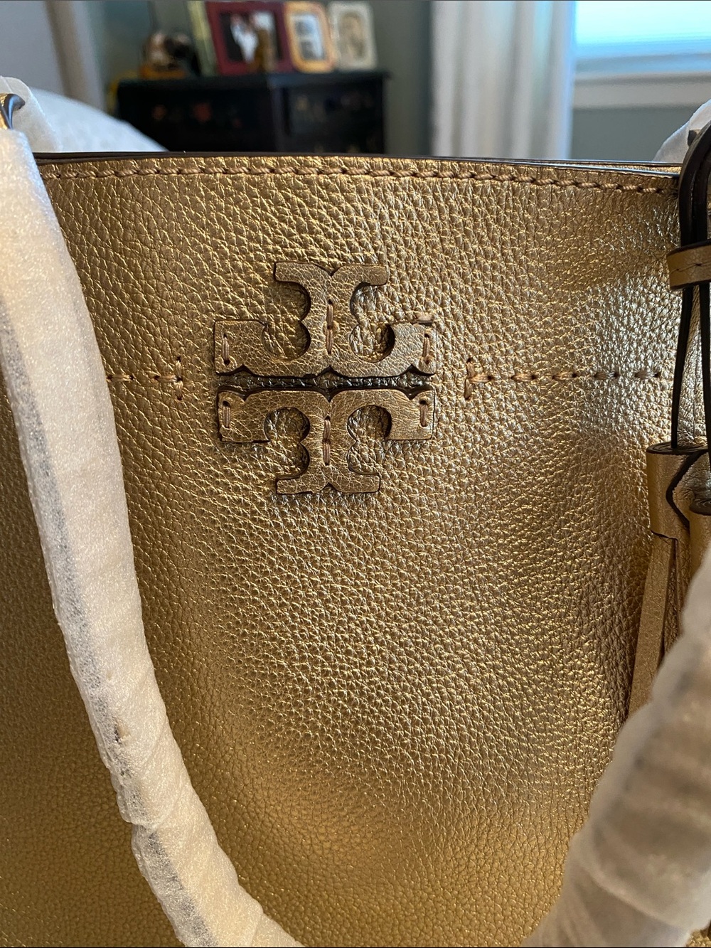 NWT Tory Burch Metallic Gold Leather Tote with Tassel Charm - Picture 3 of 9
